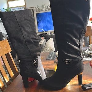 Wide fit Tara Suede Knee boot